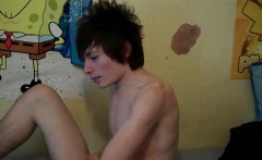 Twink Amateur Jesse Andrews Jacks Off