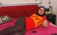 Hijab leggings girl teases