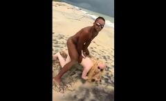 Comendo Mulheres Na Praia Suja