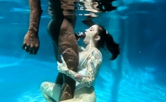 Hot Amateur Fucked By Bbc Penis Underwater - Big tits