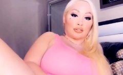 Fat BBW with big boobs masturbating and squirtin on cam