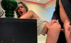 Lucky Dude Has Threesome With Scarlett Taylor And Naomi