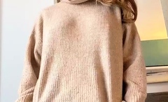 Blonde teen in solo action with her pussy