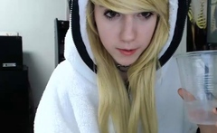 Amateur Blonde Teen Plays Solo with Toy Webcam Porn