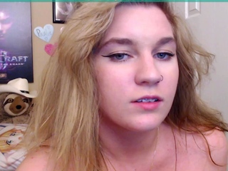 Chubby blonde brianna solo masturbation
