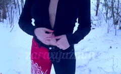 Big ass babe exposes her big boobs