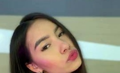 Amateur webcam babe showing her sexual goods