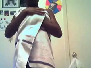 Pretty Ebony Amateur on Webcam